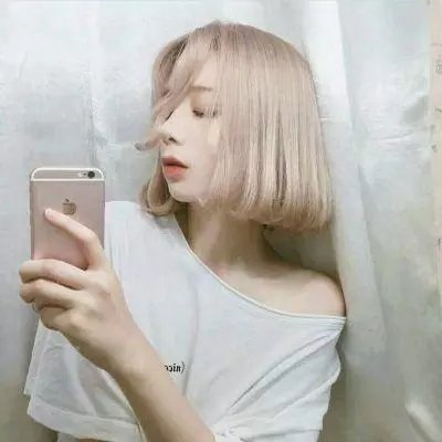 暗红